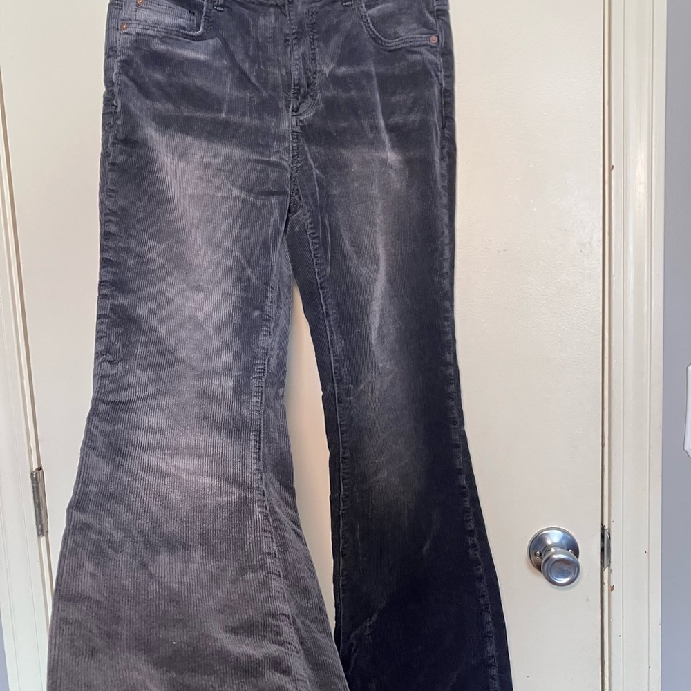 Anthropologie Pilcro Women's Grey Corduroy Flare Pants The Icon Style Size 29 - Picture 3 of 8